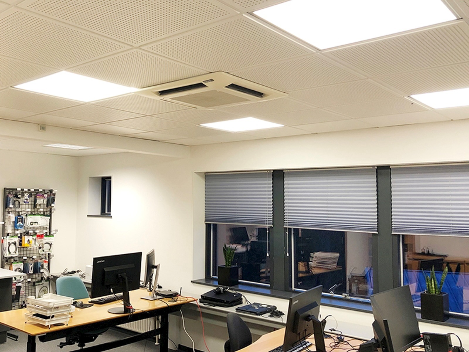 LED TrueColor panel 60x60 36W. WW