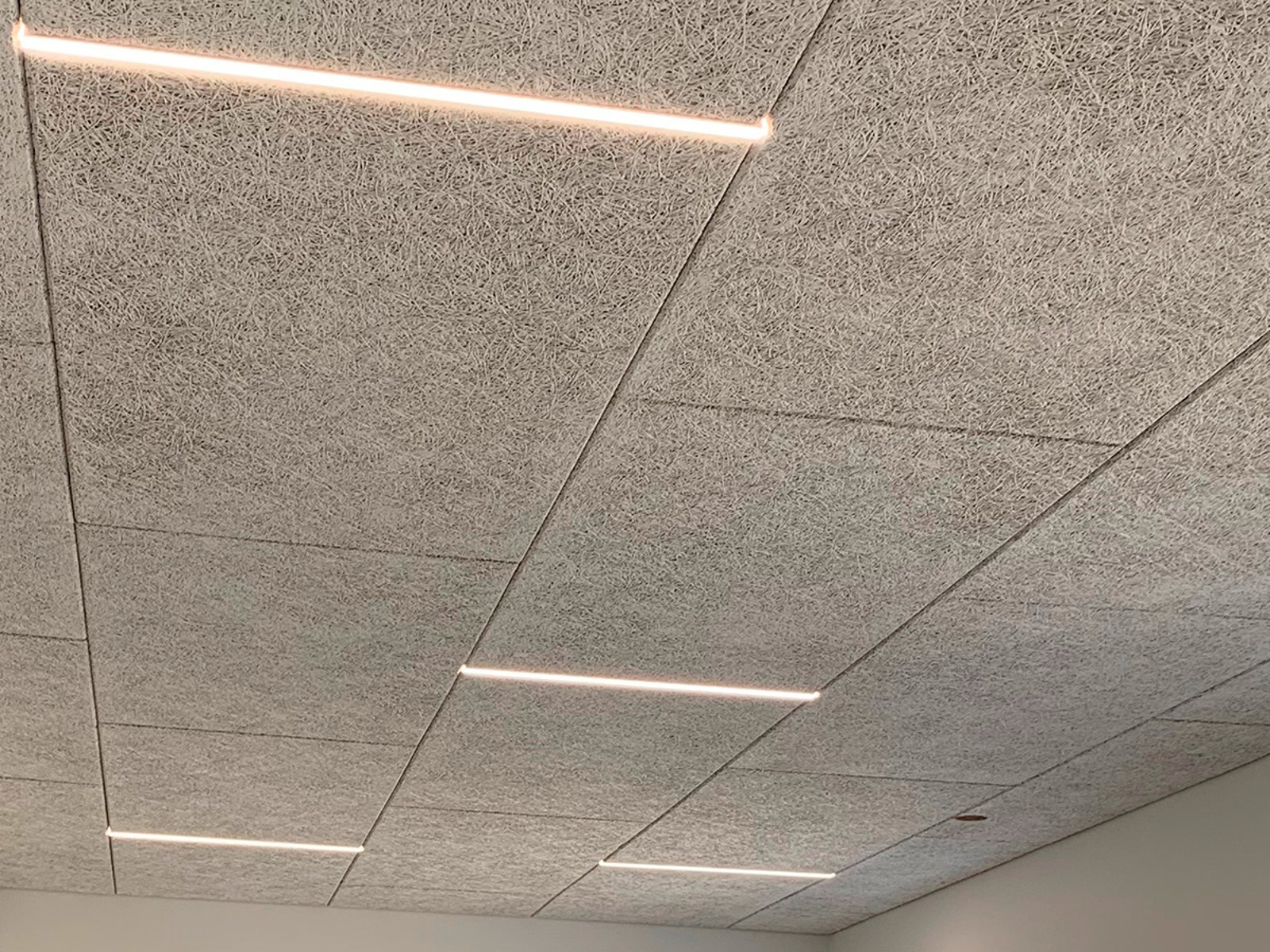 LED CCT lysskinne til Troldtekt, 120 cm. planforsænket