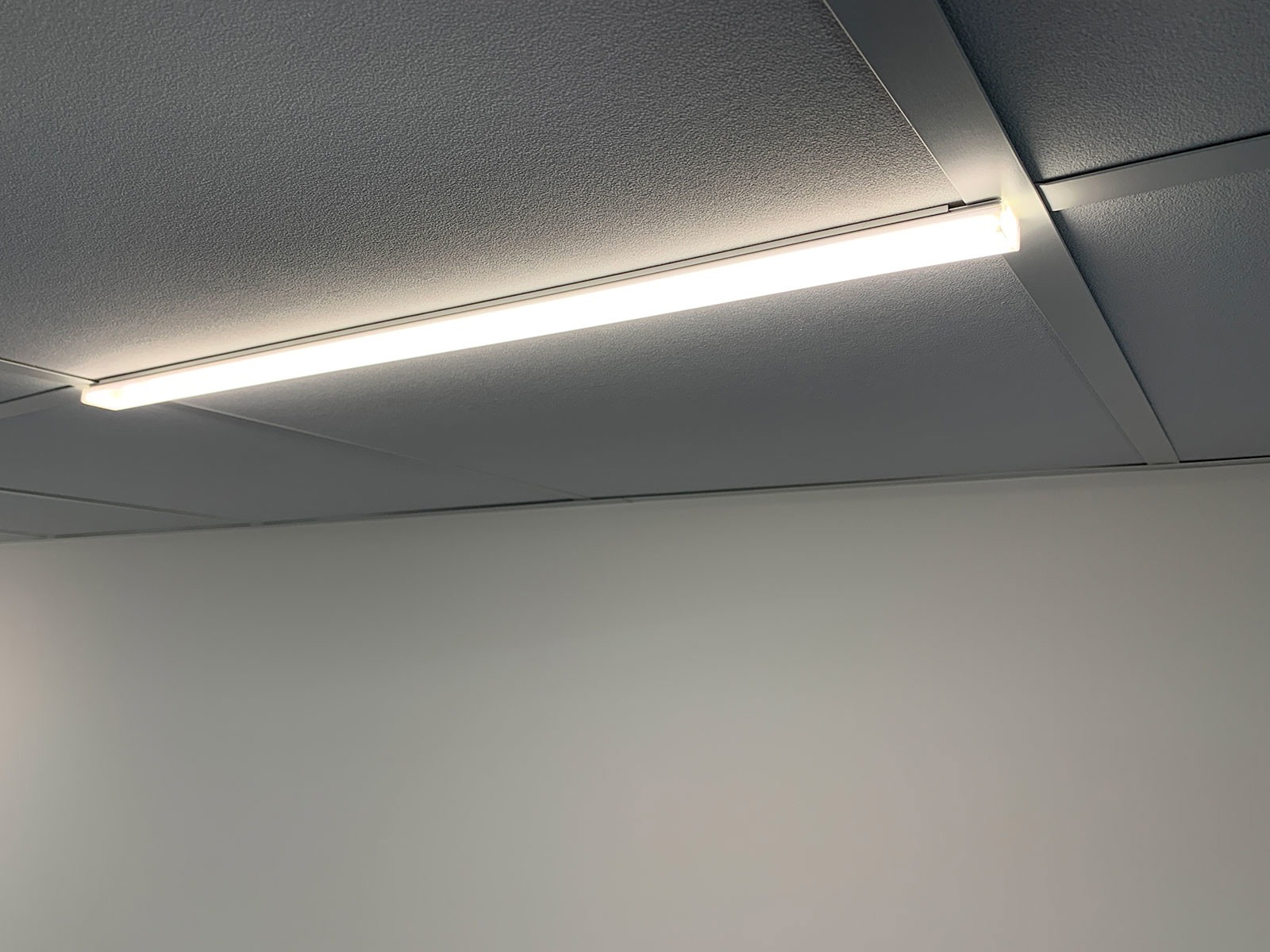 TGRID LED TrueColor lysskinne 60 cm. WW