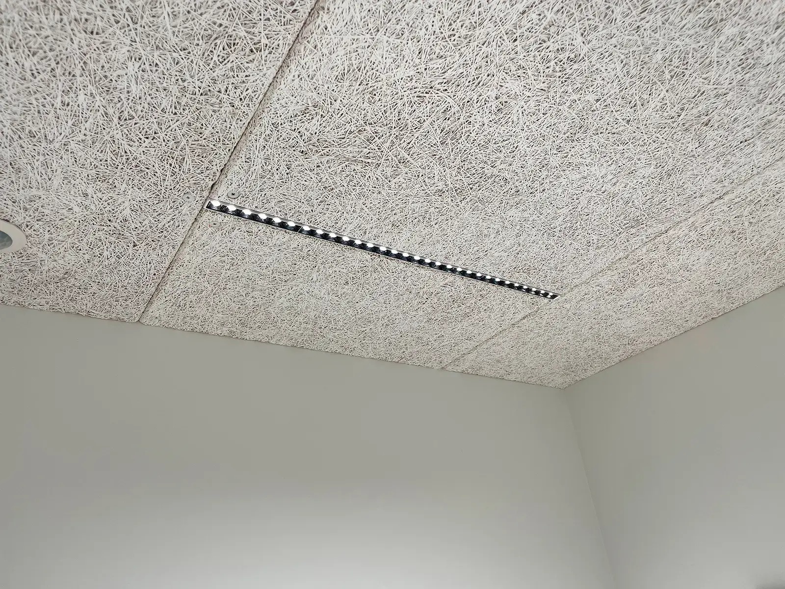 LED TC UGR lysskinne til Troldtekt/træbeton 60 cm.
