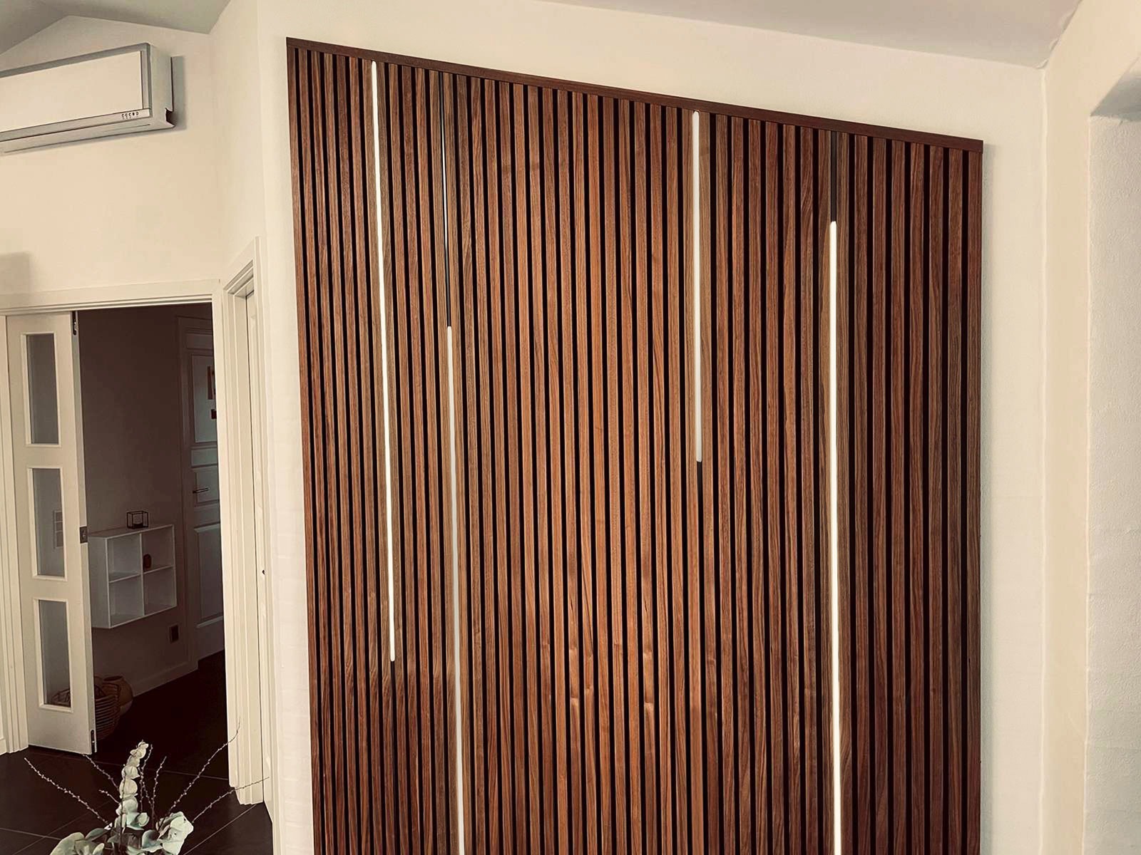 LAMEL-LED PRO plug'n play sæt for mørke akustik-paneler 240 cm.